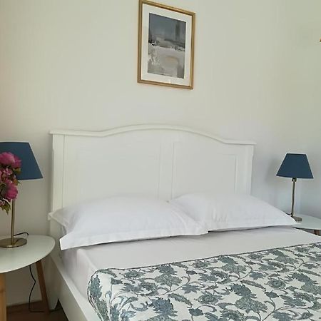 Guesthouse Smart Bucharest Luaran gambar