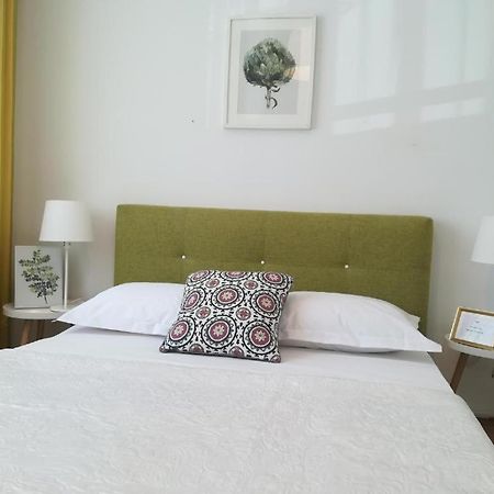 Guesthouse Smart Bucharest Luaran gambar