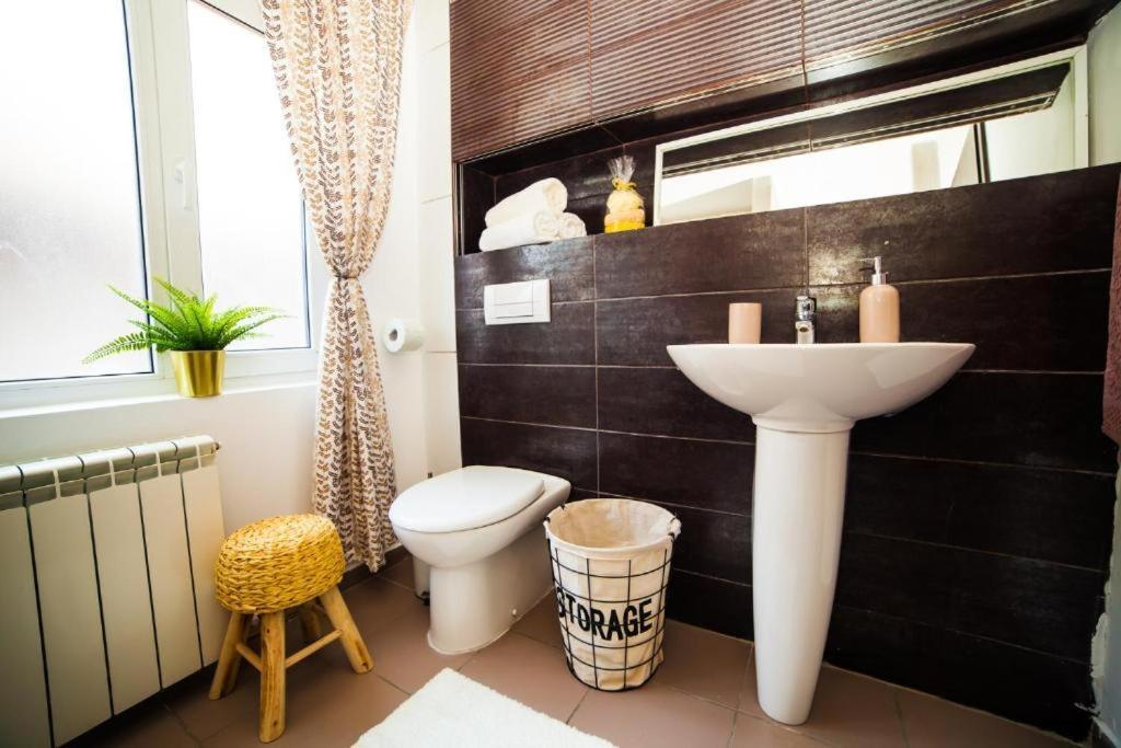 Guesthouse Smart Bucharest Luaran gambar