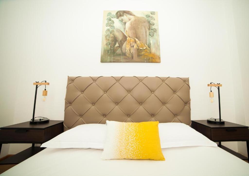 Guesthouse Smart Bucharest Luaran gambar