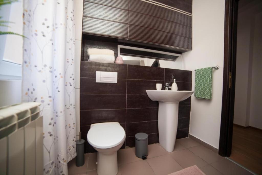 Guesthouse Smart Bucharest Luaran gambar