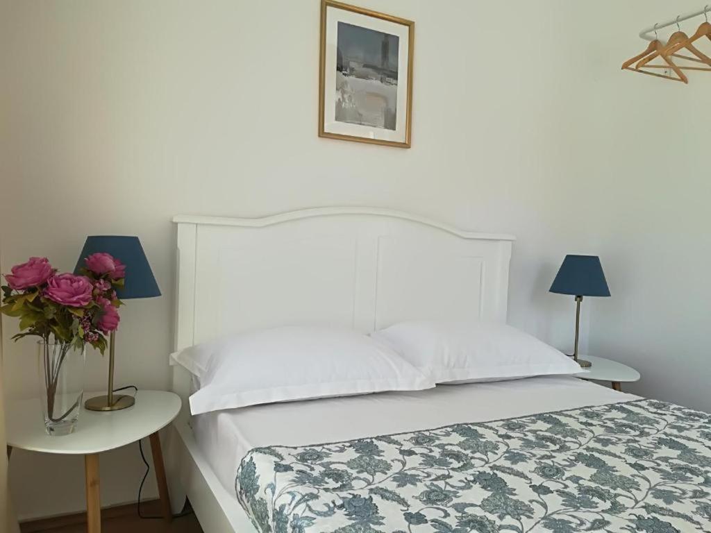 Guesthouse Smart Bucharest Luaran gambar