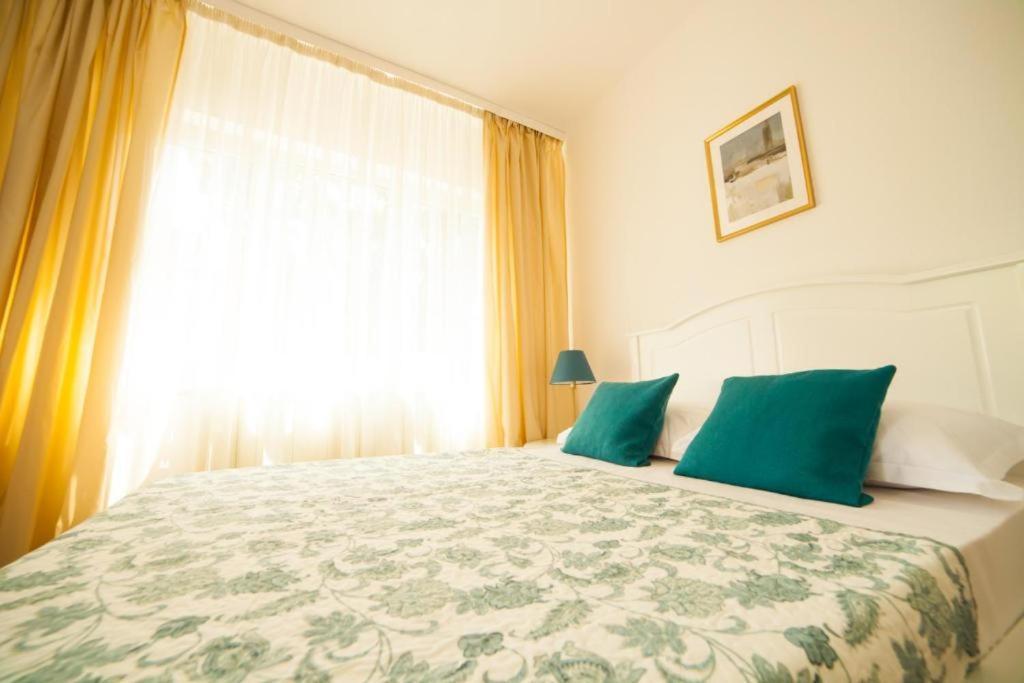 Guesthouse Smart Bucharest Luaran gambar