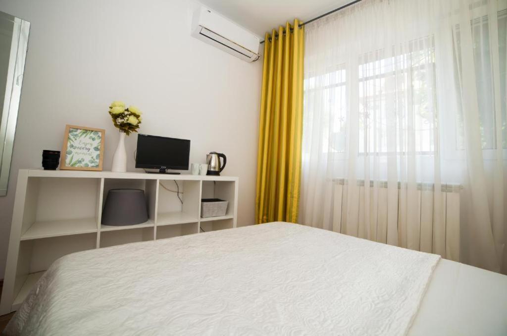 Guesthouse Smart Bucharest Luaran gambar