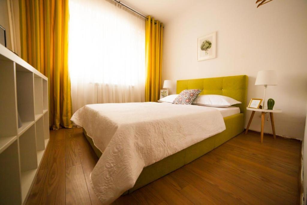 Guesthouse Smart Bucharest Luaran gambar