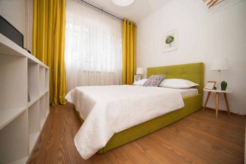 Guesthouse Smart Bucharest Luaran gambar