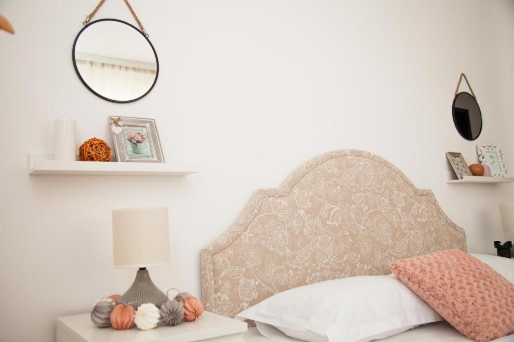 Guesthouse Smart Bucharest Luaran gambar