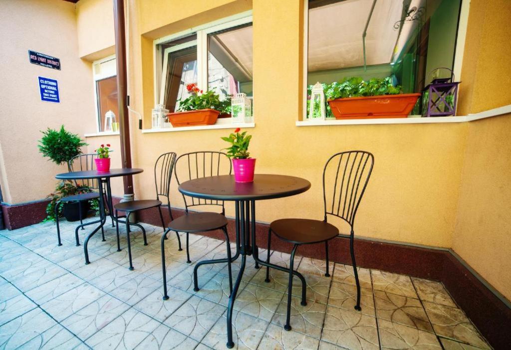 Guesthouse Smart Bucharest Luaran gambar